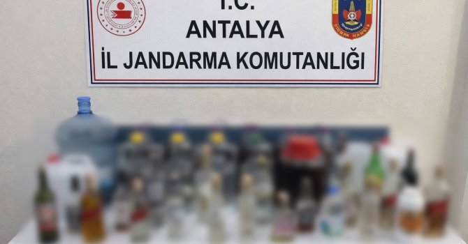 Kemer’de kaçak ve sahte içki ele geçirildi