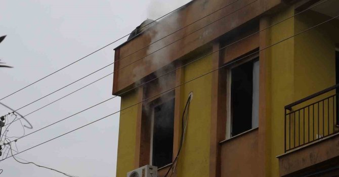 Antalya’da dairede çıkan yangın korkuttu