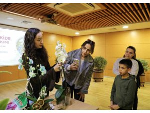 Orkide bakımı uygulamalı olarak anlatıldı