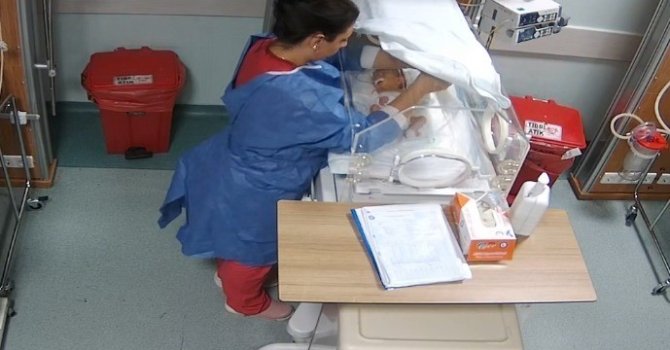 Kahramanmaraş’ta bebeği darbeden hemşire her yerde aranıyor