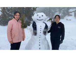 Mersin’in yüksek kesimlerinde kar sevinci