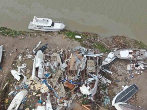 Aksu’da sel ve hortum felaketi: Milyonluk tekneler parçalandı, 700 dönüm alanda seralar sular altında kaldı