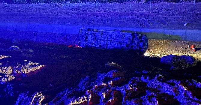 Mersin’de işçi servisi uçuruma yuvarlandı: 13 yaralı