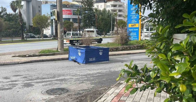 Alanya’da ölümle sonuçlanan trafik kazası güvenlik kamerasına yansıdı