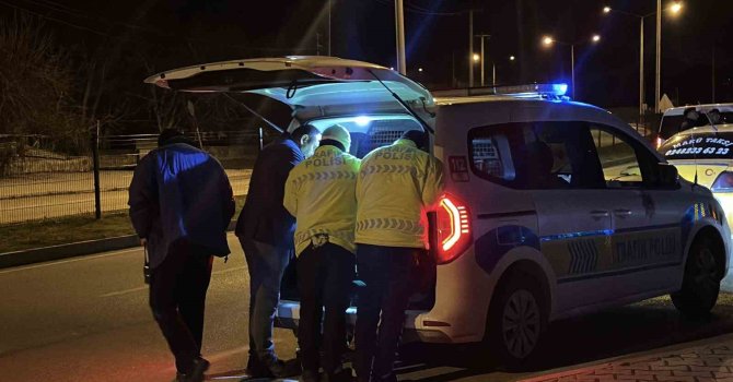 Çevirmeden kaçan alkollü sürücü yakalandı, polise zor anlar yaşattı
