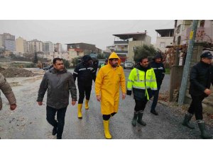 Tarsus’ta yoğun yağış sonrası tam saha müdahale