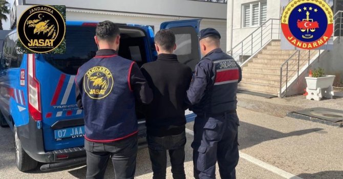 Antalya’da 25 yıl 15 gün kesinleşmiş hapis cezası bulunan firari yakalandı