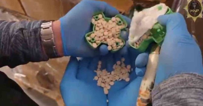 Plastik pervaneler içerisinde 107 kilogram ağılığında 642 bin uyuşturucu hap ele geçirildi