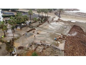 Mersin’de yıkılan köprü ve su basan sitelerin son durumu dronla görüntülendi