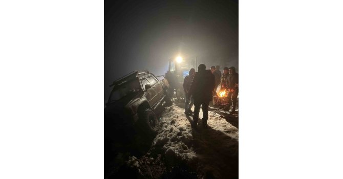 Burdur’da dağda mahsur kalan 4 kişi kurtarıldı