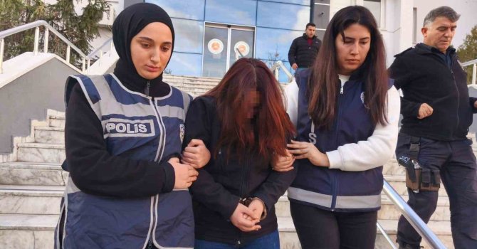 Yeni görüntüler ortaya çıktı: Bebeğe şiddet uygulayan hemşire başka bebeğe de tokat atmış