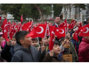 Isparta’daki okullarda ikinci yarıyılın ilk dersi bayrak sevgisi oldu