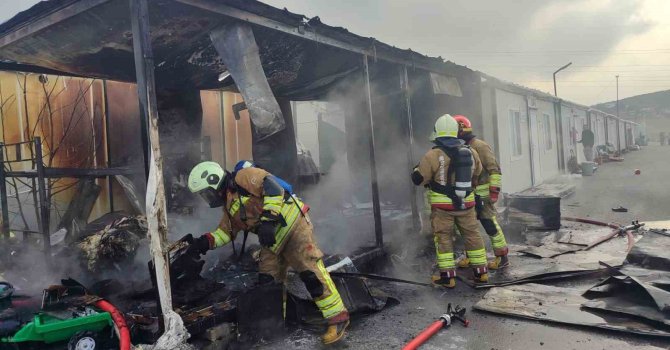 Konteynerde çıkan yangın söndürüldü