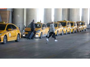 Havalimanı taksicileri, korsandan şikayetçi