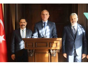 Bakan Ersoy: "11 ilimizde başlattığımız 63 işi tamamlamış bulunuyoruz"