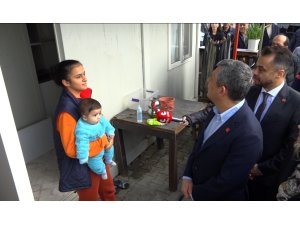 ’Eşimin geliri yok, işsiz’ diyen kadının kocasının sigortalı işte çalıştığı ve 3 araçları olduğu ortaya çıktı