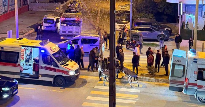 Motosikletler çarpıştı:2 yaralı