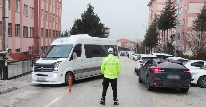 Burdur’da okul çevreleri ve servis araçlarına yönelik denetim