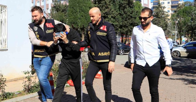 Hamile eşini silahla yaralayan şahıs adliyeye sevk edildi