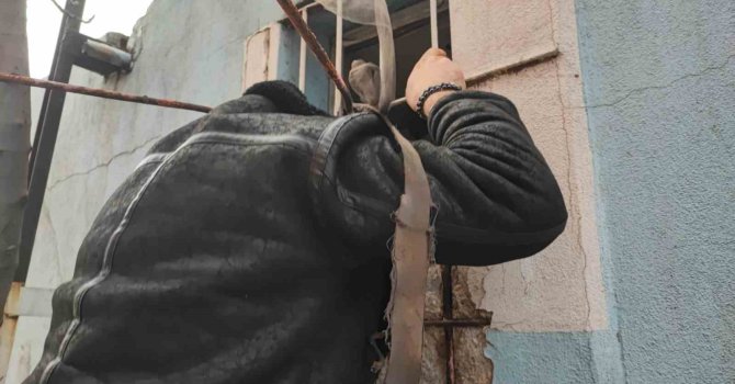 "Kedi bile zor girer" denilen pencereden girdi, sadece iPhone’ları çaldı