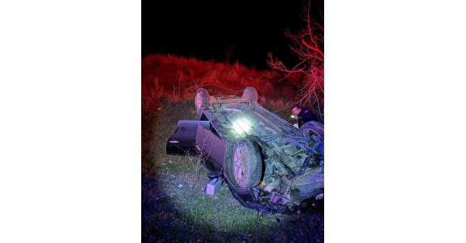 Bucak’ta otomobil takla attı: 2 yaralı