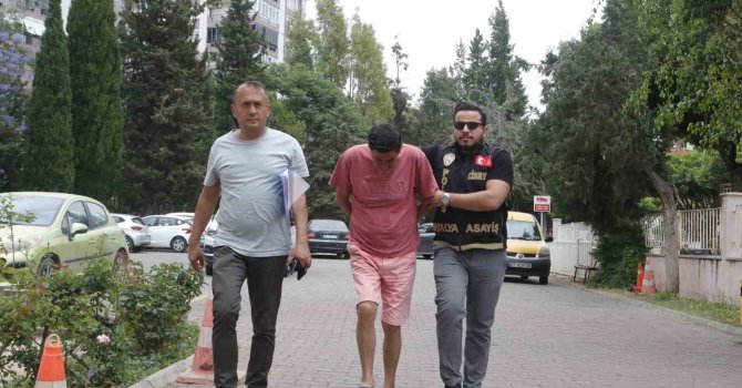 Parkta oğlunu 37 bıçak darbesiyle öldüren babaya ağırlaştırılmış müebbet talebi