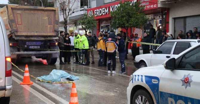 Kozan’da kamyonun çarptığı yaşlı adam hayatını kaybetti
