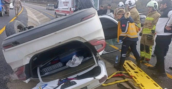 Yayladağı’nda takla atan otomobilin sürücüsü yaralandı