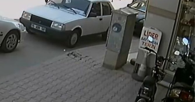 Silah çekmeye çalıştığı jandarmanın dikkati faciayı önledi