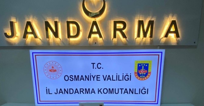 Yedek lastikten 2 kilo esrar çıktı