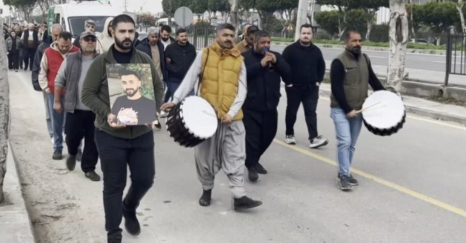 Kazada ölen genç adamın cenazesi davul zurnayla uğurlandı