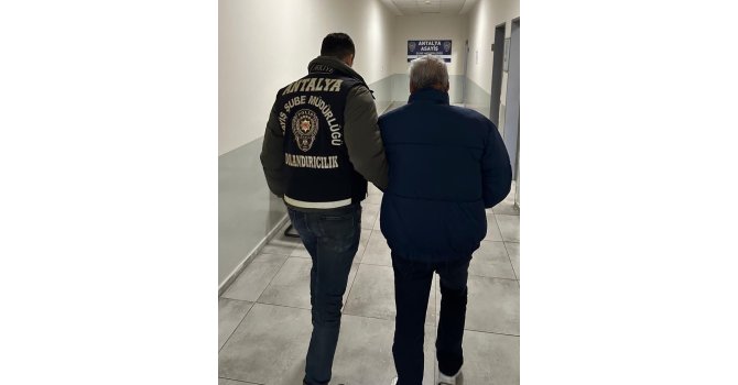 Antalya’da iş ve uygun fiyata cep telefonu vaadiyle 3 kişiyi dolandıran şüpheli tutuklandı