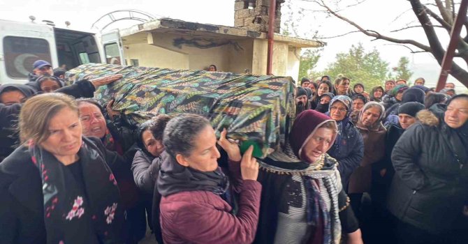 Öldürülen 2 çocuk annesi son yolculuğuna uğurlandı