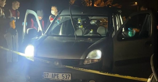 Alanya’da seyir halindeki araca silahlı saldırı: 1 ölü