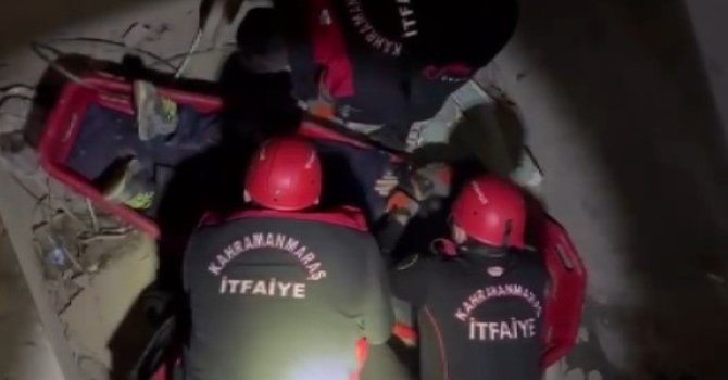 Asansör boşluğuna düşen vatandaş kurtarıldı