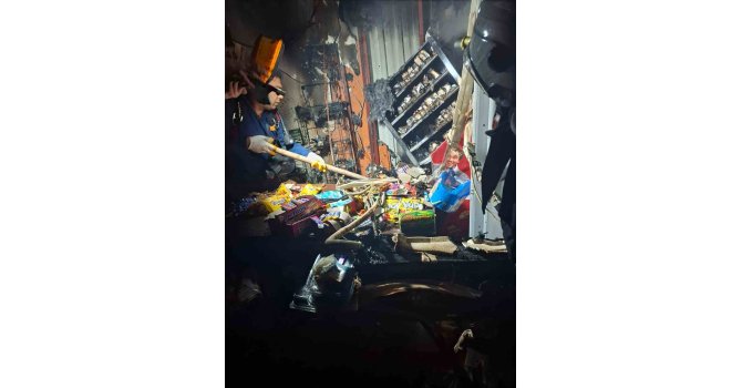 Osmaniye’de markette çıkan yangın söndürüldü