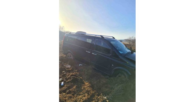 Isparta’da kontrolden çıkan araç şarampole uçtu: 10 yaralı