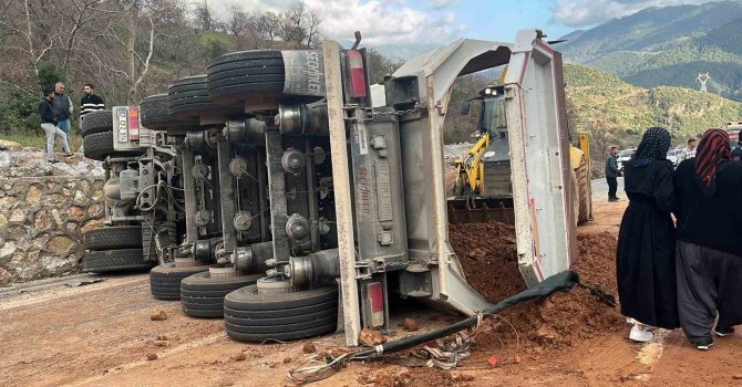 Alanya’da 1 kişinin öldüğü kazada tır şoförü tutuklandı