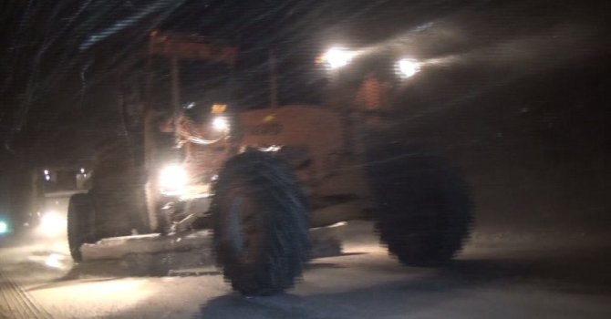 Alacabel’de şiddetli yağmur kar yağışına döndü