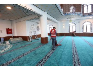 Kepez’de camiler Ramazan’a hazırlandı