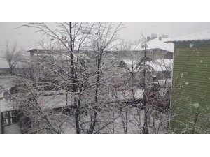 Adana Tufanbeyli’de kar yağışı etkili oldu