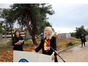 AÜ Rektörü Prof. Dr. Özkan, ağaç dikimine Galatasaray formasıyla gelip, Fenerbahçe’ye başarı diledi