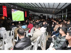 Galatasaray’ın Avrupa zaferini birlikte izlediler