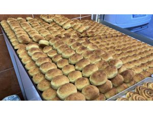 Ramazan’ın ilk gününde Mersin’in vazgeçilmez tatlısı kerebiçe yoğun ilgi