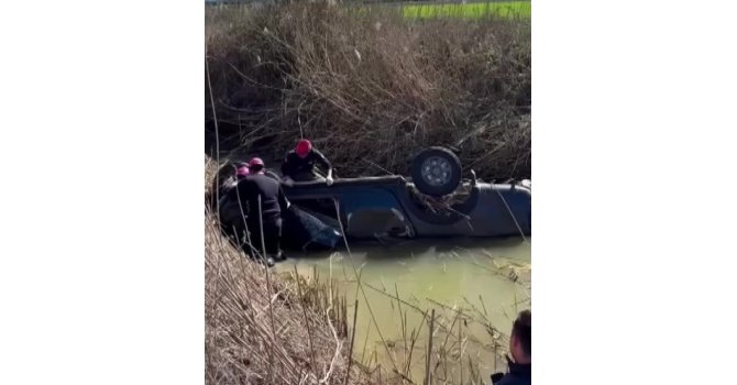 Adana’da dereye devrilen kamyonetin sürücüsü hayatını kaybetti