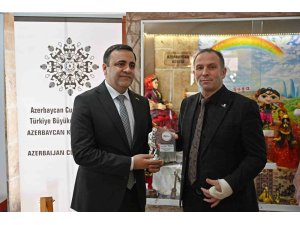 Antalya Oyuncak Müzesi’ne Azerbaycan’dan 26 parçalık bağış
