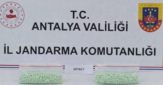 Döşemealtı’nda bin 104 adet uyuşturucu hap ele geçirildi