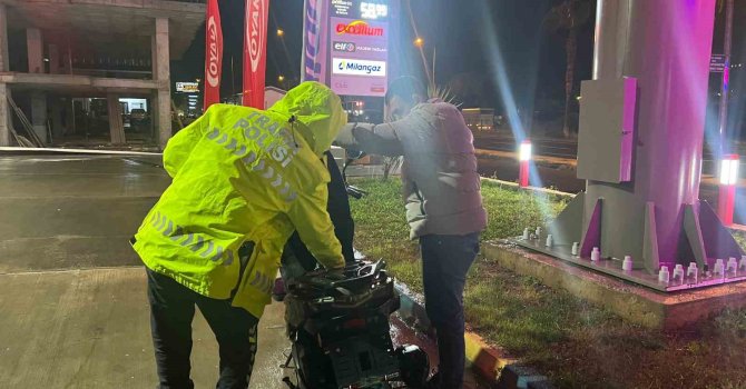 Kazada motosiklet devrildi: Yaralanan sürücü 4.00 promil alkollü çıktı