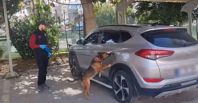 Mersin’de 27 litre metamfetamin ele geçirildi: 3 tutuklama