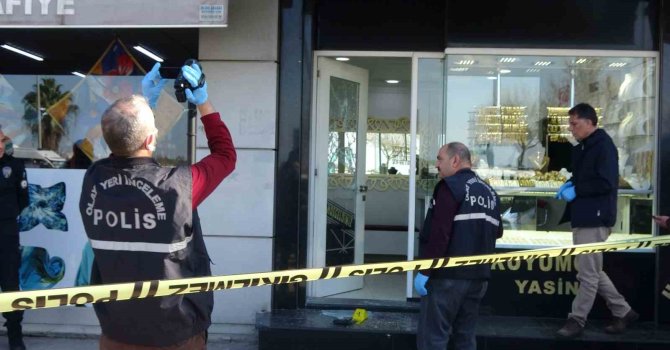 Adana’da silahlı kuyumcu soygunu